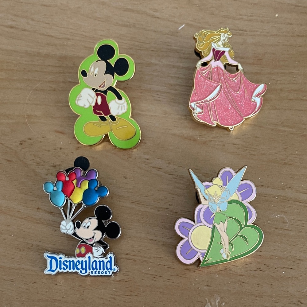 Disney Character Pin Set